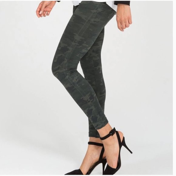 SPANX Look at Me Now Seamless Compression Leggings- Camouflage Green- XL - Picture 12 of 12